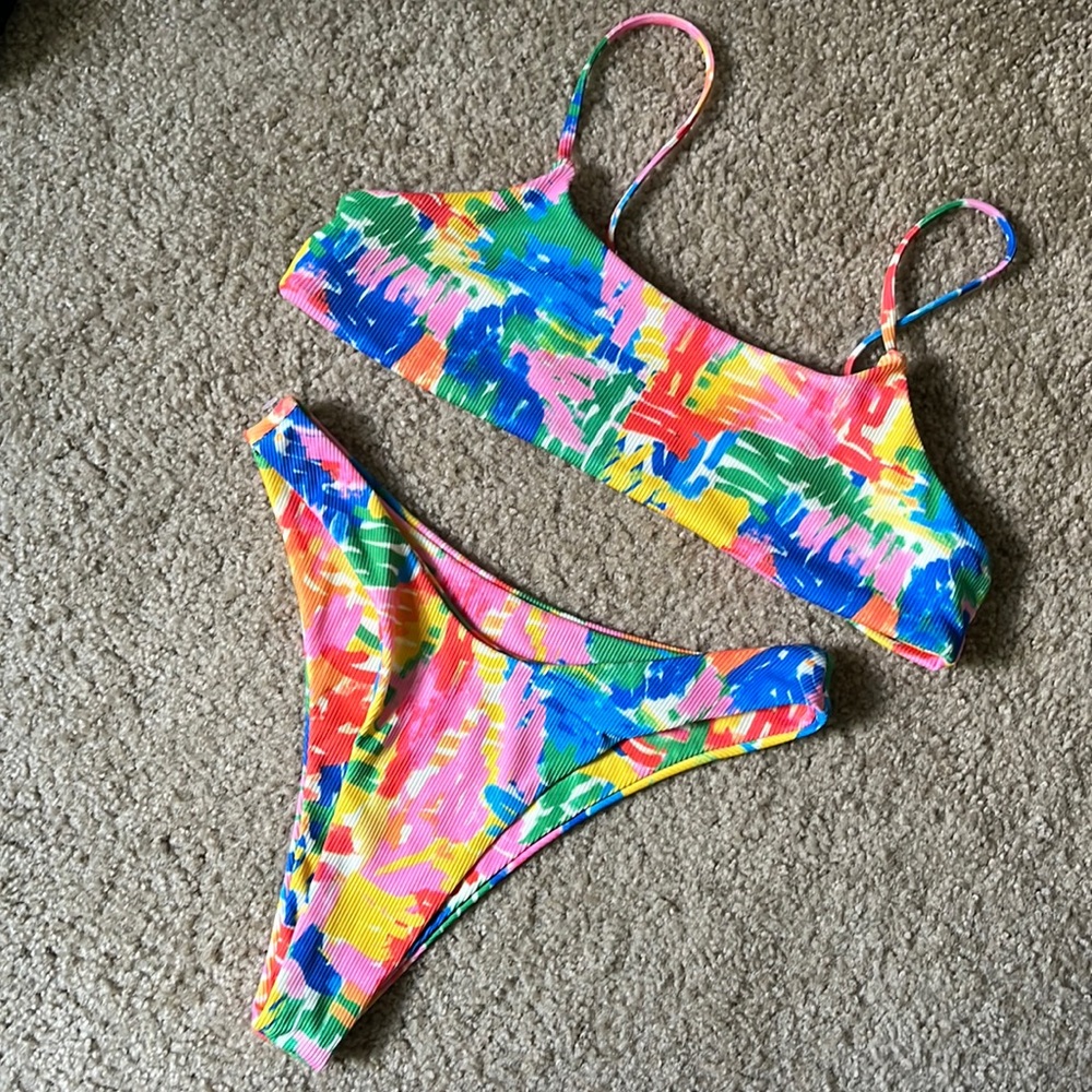 LAST CHANCE Audrelle tie-dye bikini set